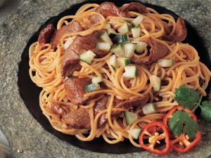 beef & pasta with asian peanut sauce recipe image