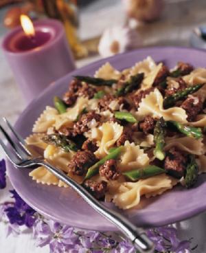 beef and asparagus pasta toss recipe image