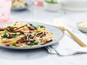 beef jerky and spinach pasta recipe image