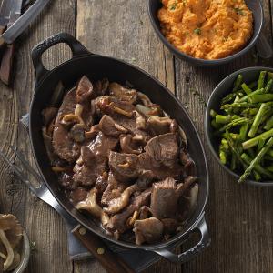braised short ribs with red wine sauce recipe image