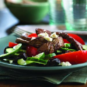 grecian beef, tomato & cucumber salad recipe image